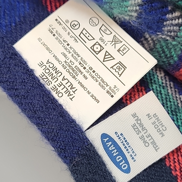 Old Navy Plaid Fringe Blanket Scarf - Picture 4 of 5
